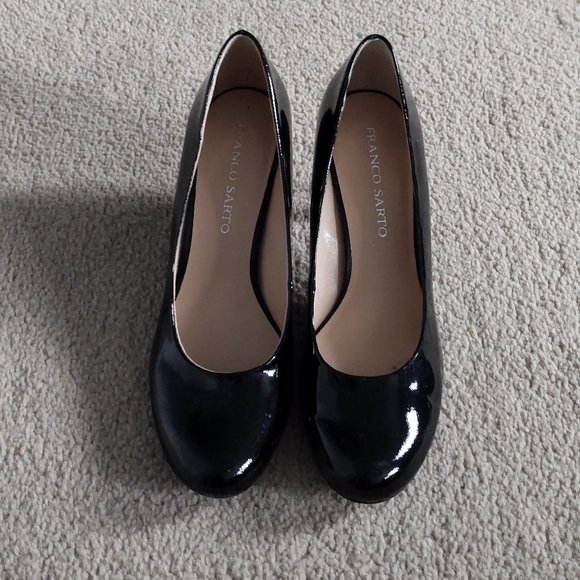 Black Patent Pumps - Picture 2 of 4
